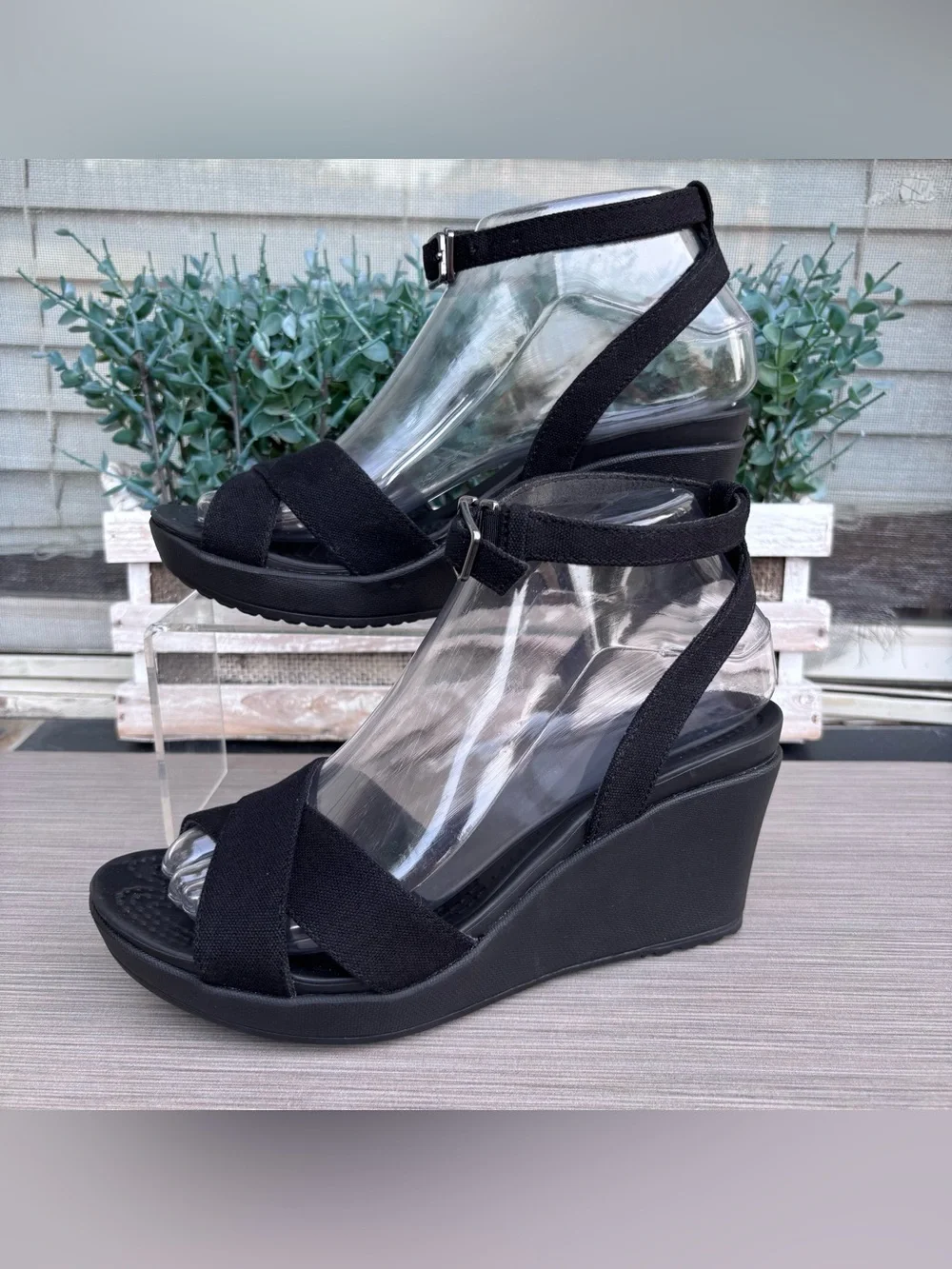 Crocs Leigh ll Cross-Strap Ankle Wedge Black Sandals 7
